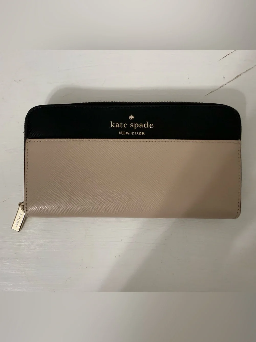 kate spade Two-Tone Beige and Black Saffiano Leather Wallet